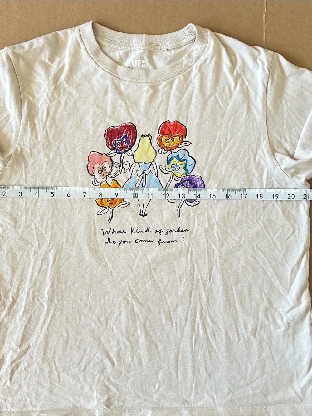 UT Uniqlo Izumi Shiokawa X Alice in Wonderland Short Sleeve Graphic TShirt Large - Picture 3 of 9